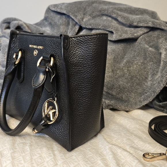 Small Pebbled Michael Kors Black Satchel - Picture 10 of 12